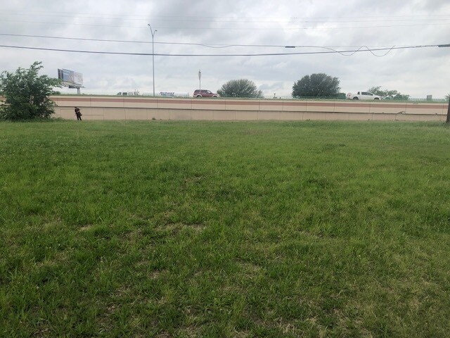 3528 35E, Lancaster, TX for sale - Building Photo - Image 3 of 13