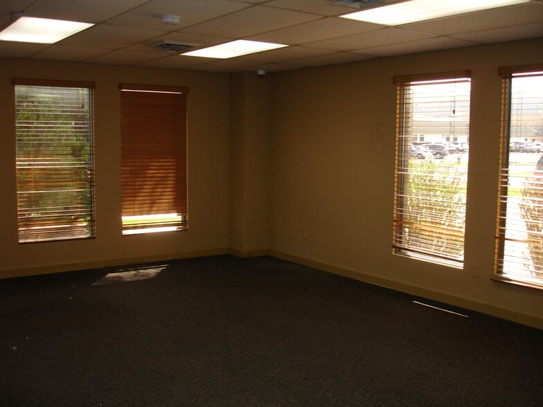 2635 Hemstock St, La Crosse, WI for lease - Building Photo - Image 3 of 21