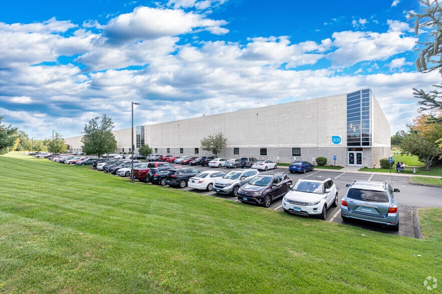 755 Rainbow Rd, Windsor, CT for sale - Primary Photo - Image 1 of 1