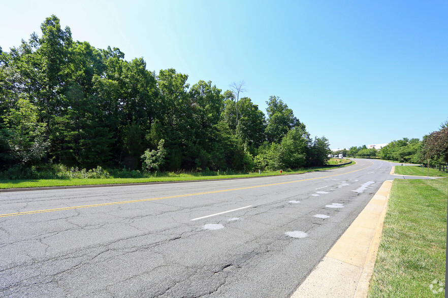 Mercure Cir, Sterling, VA for sale - Primary Photo - Image 1 of 1