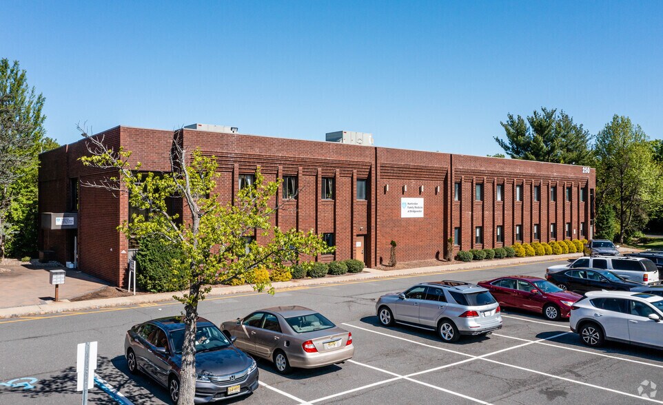 250 Route 28, Bridgewater, NJ for lease - Primary Photo - Image 1 of 3