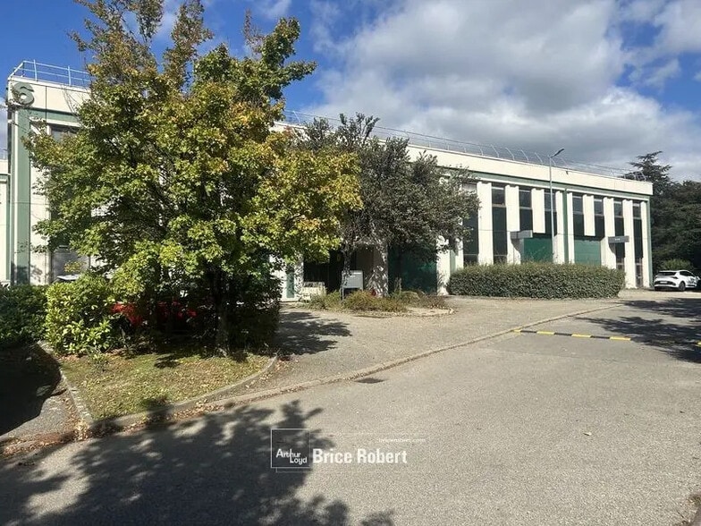 Flex in Limonest for lease - Building Photo - Image 3 of 11