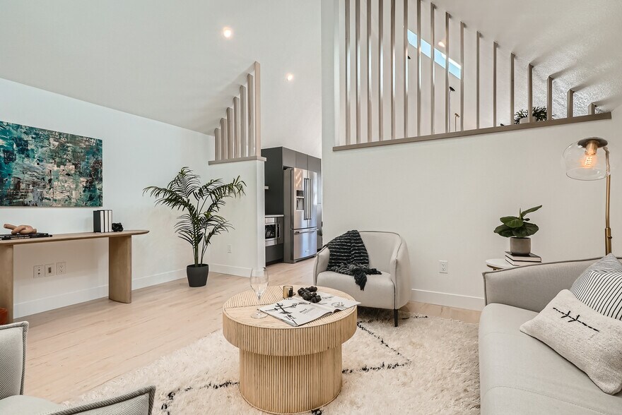 Dahlia Street Single Family Homes portfolio of 4 properties for sale on LoopNet.com - Building Photo - Image 2 of 9