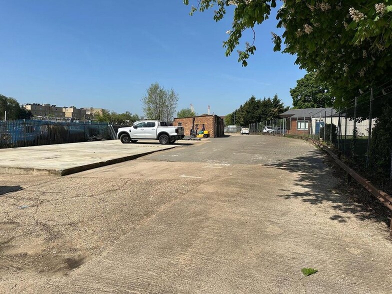 Ickenham Rd, Ruislip for lease - Building Photo - Image 1 of 2