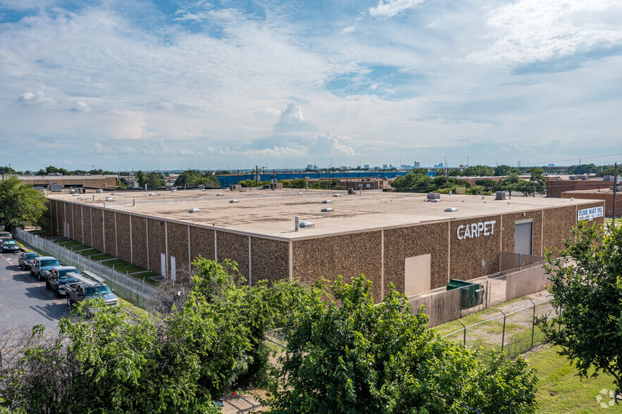 11410-11424 Grissom Ln, Dallas, TX for lease - Building Photo - Image 3 of 6