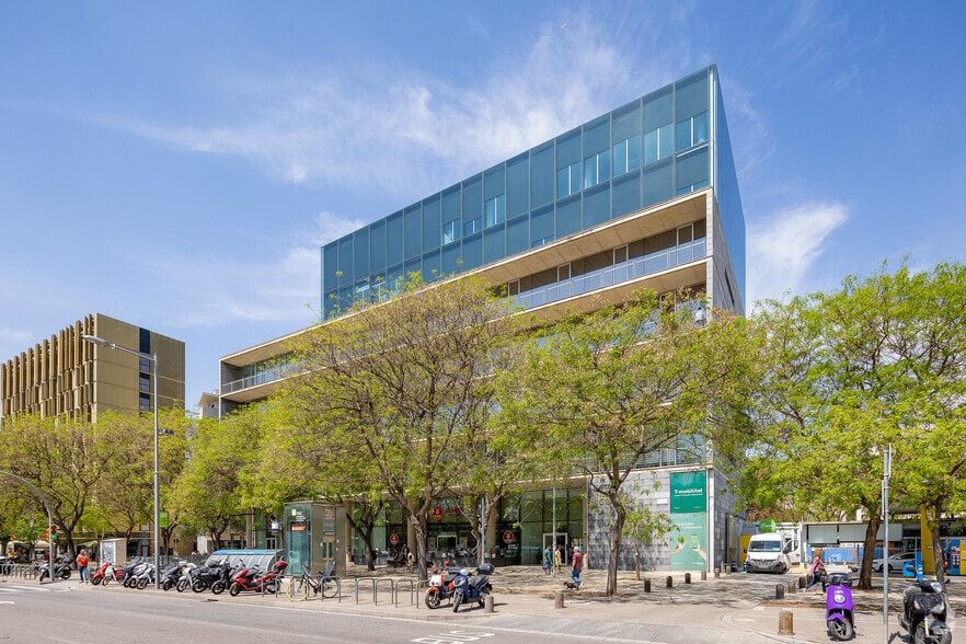 Avinguda Metro, 16, L'Hospitalet de Llobregat, Barcelona for lease - Building Photo - Image 3 of 4