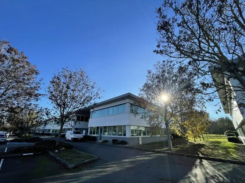 Office in Labège for lease Building Photo- Image 1 of 5