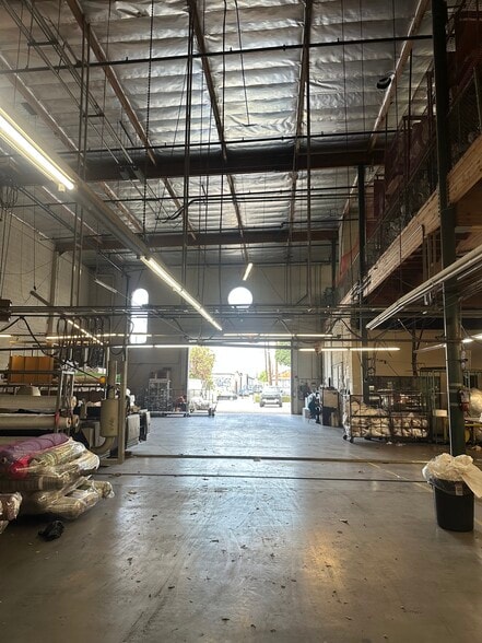 5801 S Alameda St, Los Angeles, CA for lease - Building Photo - Image 2 of 8