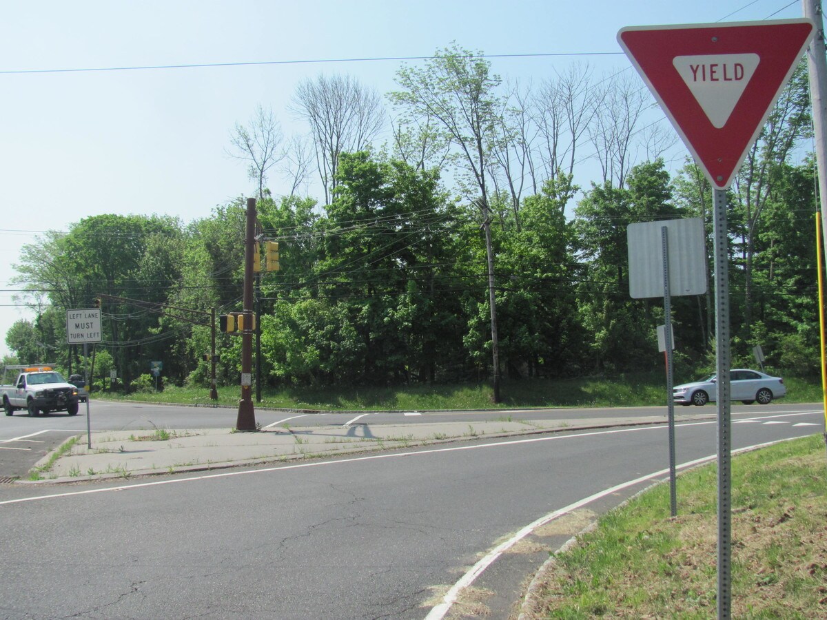 90 Junction Rd, Flemington, NJ 08822