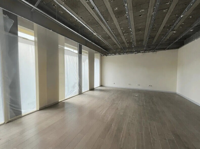 Retail in Saint-Maur-des-Fossés for lease - Interior Photo - Image 2 of 5