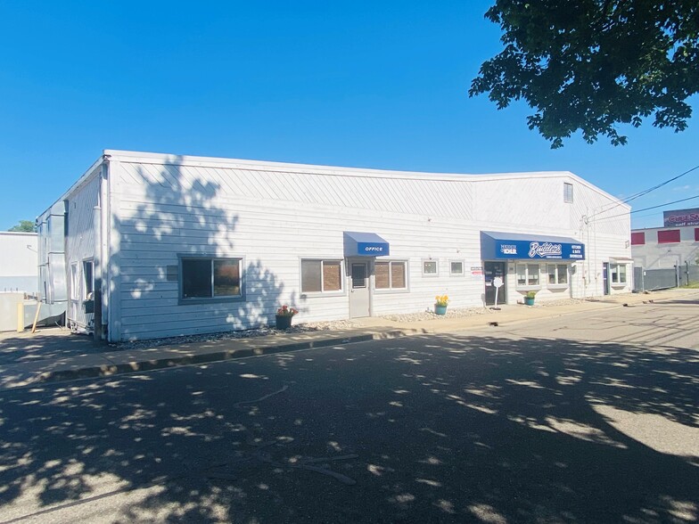 700 S Hosmer St, Lansing, MI for sale - Building Photo - Image 2 of 10