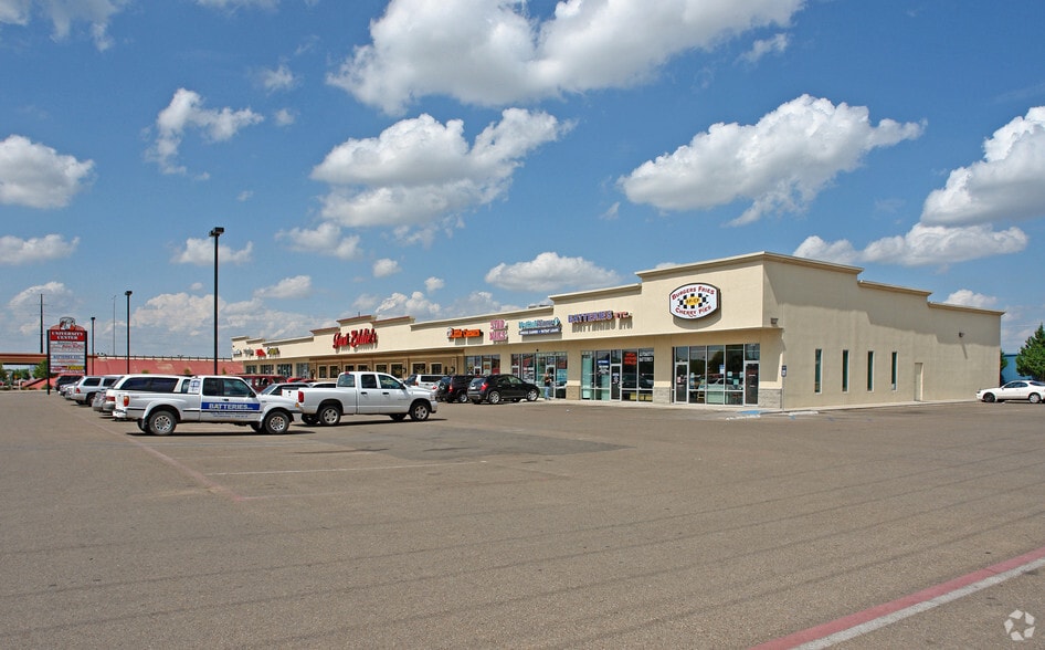 7301 University Ave, Lubbock, TX for lease - Primary Photo - Image 1 of 3