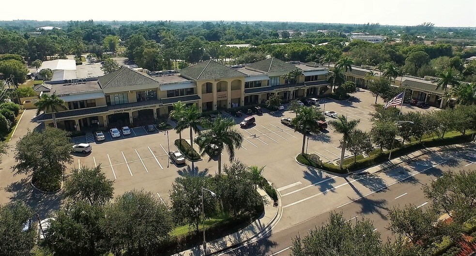 2800 Davis Blvd, Naples, FL 34104
