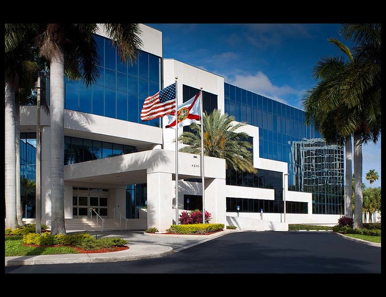 4200 Northcorp Pky, Palm Beach Gardens, FL for lease - Primary Photo - Image 1 of 14