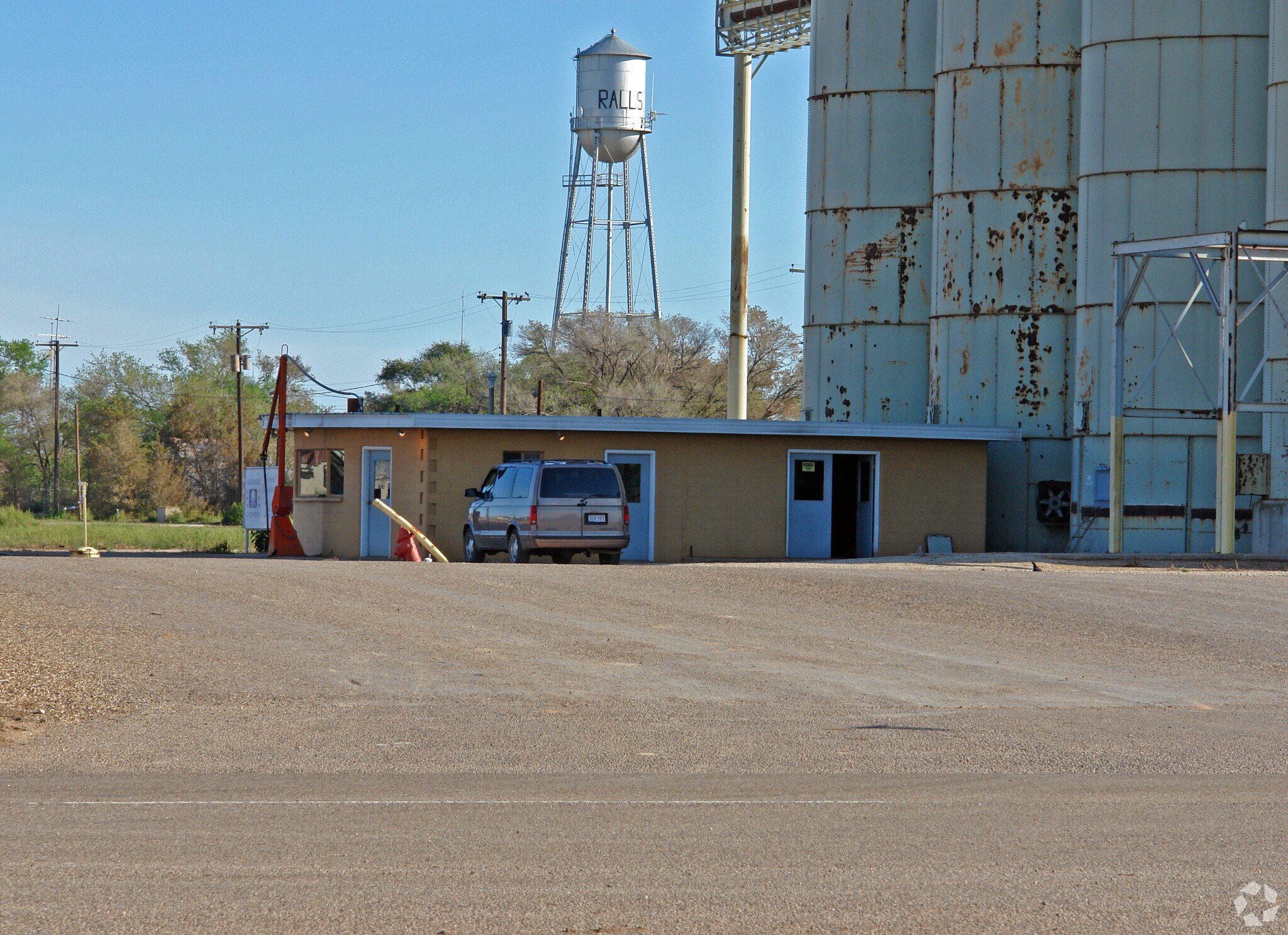 402 Main Ave, Ralls, TX 79357 Office for Sale