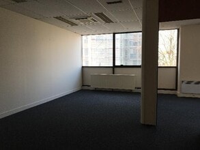 Office in Torcy for lease Interior Photo- Image 2 of 2