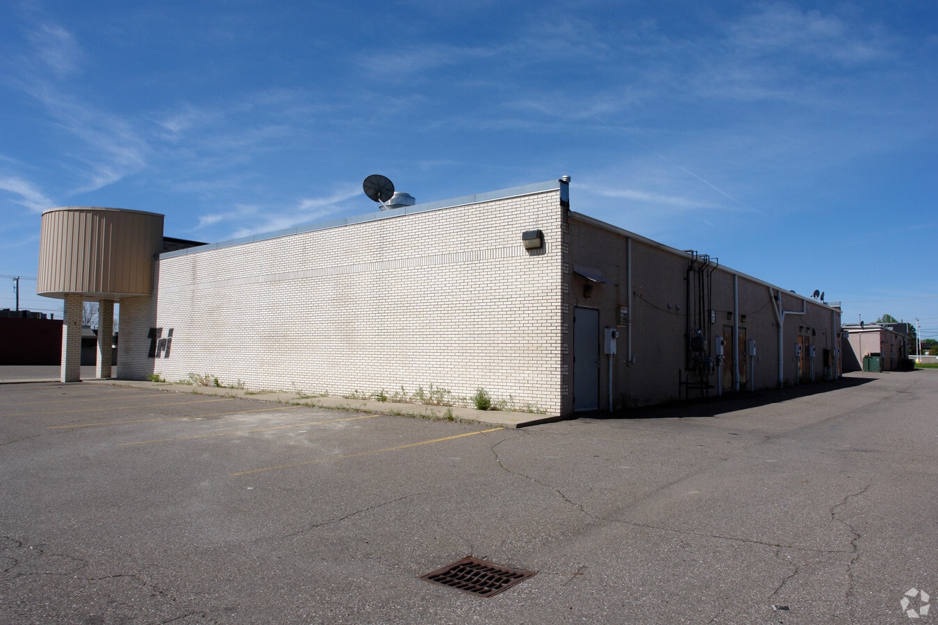 3312033150 Ryan Rd, Sterling Heights, MI 48310