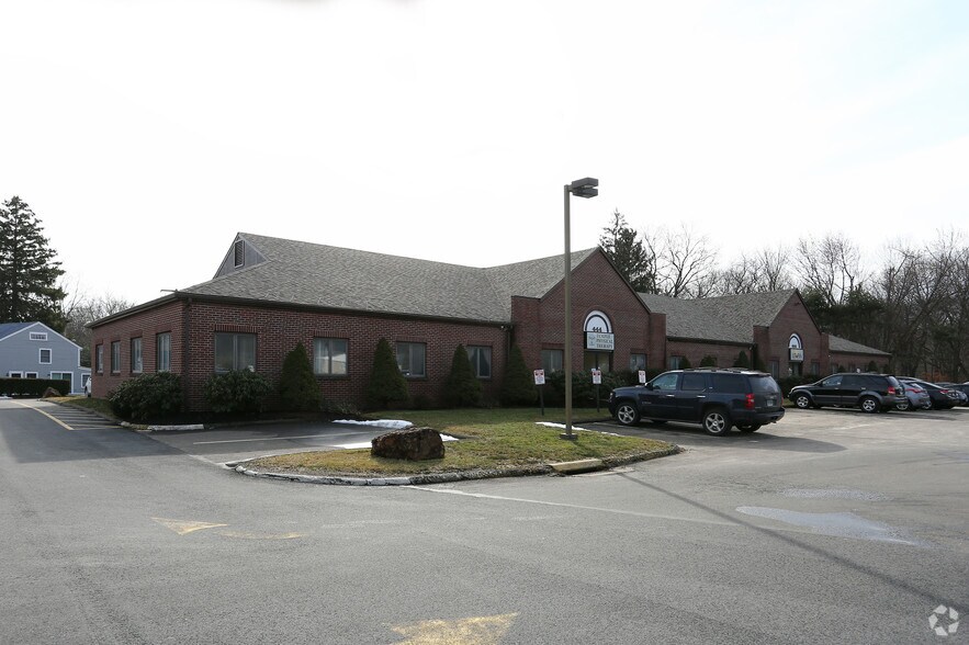 444 Foxon Rd, East Haven, CT 06513