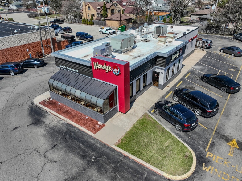 4910 Washington Ave, Racine, WI for sale - Building Photo - Image 2 of 4