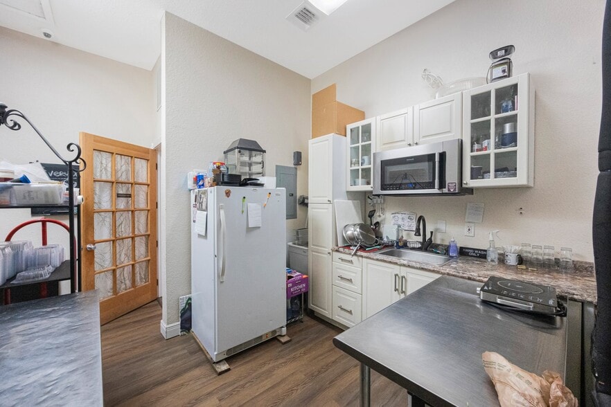 3407 Lithia Pinecrest Rd, Valrico, FL for sale - Building Photo - Image 3 of 17