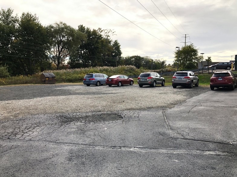 840-842 Silas Deane Hwy, Wethersfield, CT for sale - Building Photo - Image 2 of 9