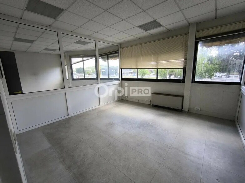 Office in Brive-la-Gaillarde for lease - Interior Photo - Image 1 of 10