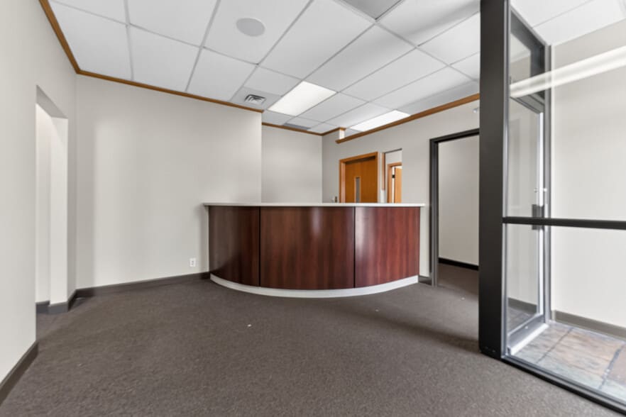 6326 Rucker Rd, Indianapolis, IN for lease - Interior Photo - Image 3 of 9