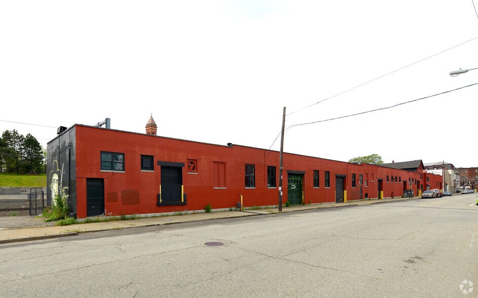 400410 Harris Ave, Providence, RI 02909