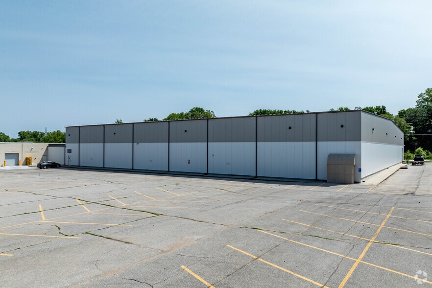 4700 S 19th St, Lincoln, NE for lease - Building Photo - Image 3 of 6