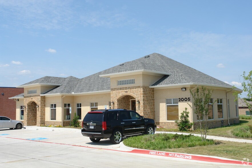 2005 W Hebron Pky, Carrollton, TX for sale - Primary Photo - Image 1 of 1