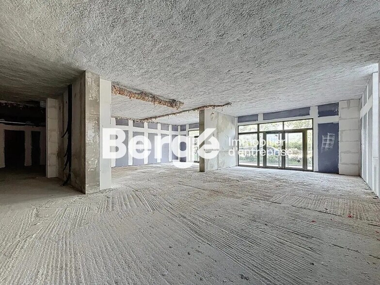 Retail in Nice for lease - Building Photo - Image 3 of 17