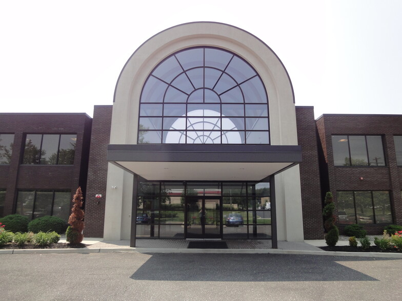 265 Industrial Way W, Eatontown, NJ for sale - Building Photo - Image 1 of 1