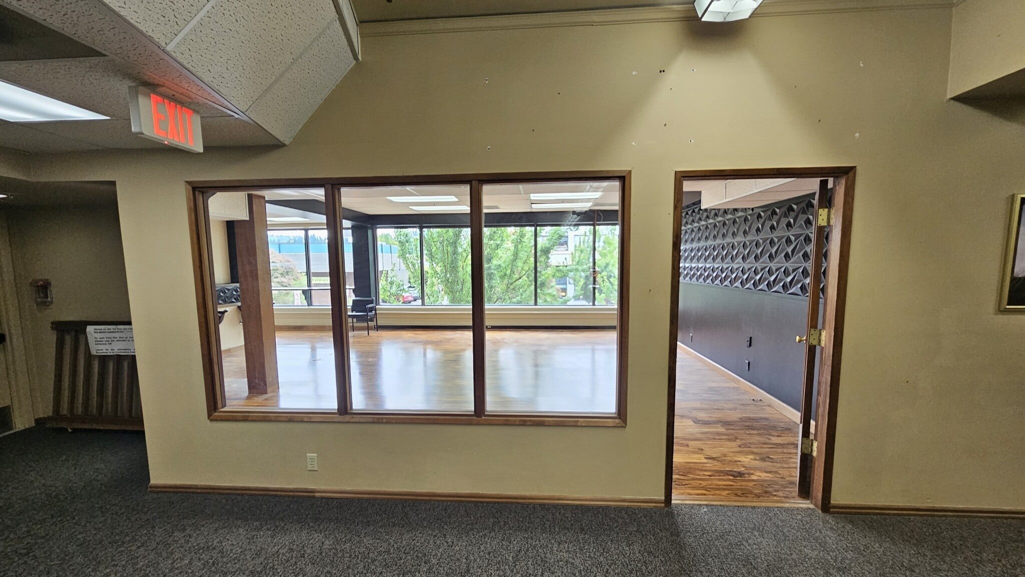1339 Commerce Ave, Longview, WA for lease Interior Photo- Image 1 of 4