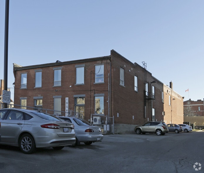 18 Ainslie St S, Cambridge, ON for sale - Primary Photo - Image 1 of 1