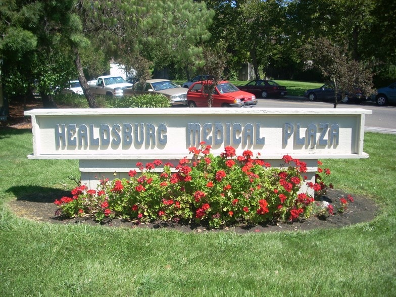 455 March Ave, Healdsburg, CA for sale - Building Photo - Image 3 of 10