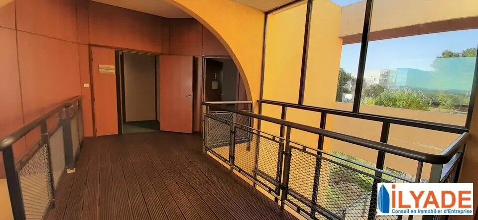 Office in Aix-en-Provence for lease - Interior Photo - Image 3 of 3