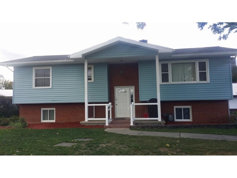 407 Glen Mary Dr, Owego, NY for sale - Primary Photo - Image 1 of 1