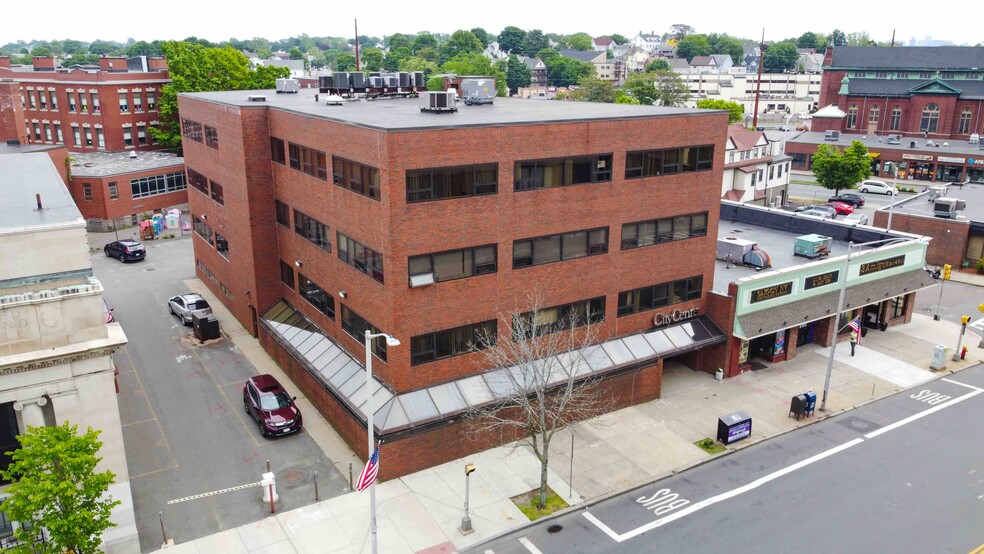 389 Main St, Malden, MA for sale - Building Photo - Image 1 of 7