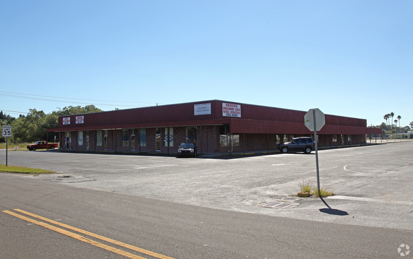 15 Thriftway Plz, Ruskin, FL 33570 15 Thriftway Plaza