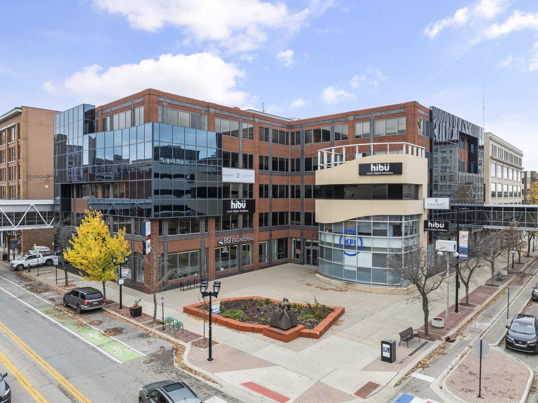 221 3rd Ave SE, Cedar Rapids, IA for lease Building Photo- Image 1 of 31