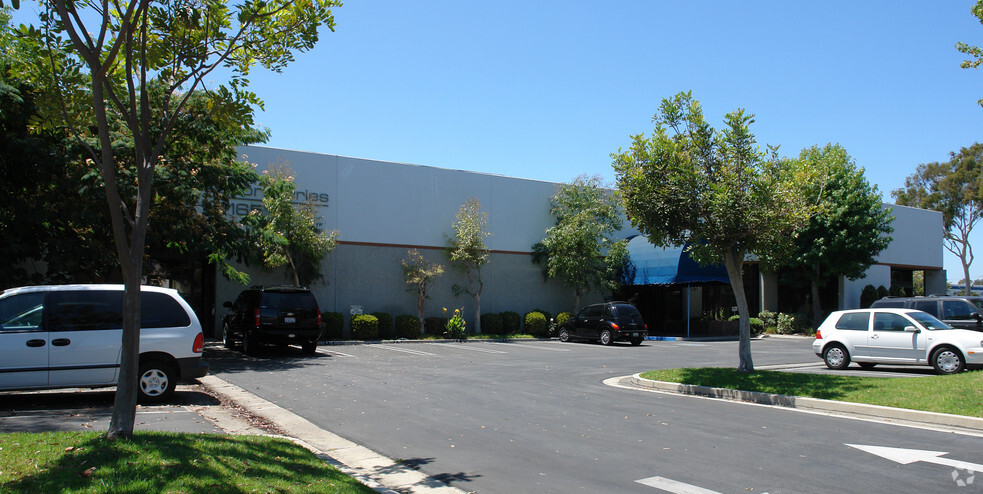 15161-15165 Triton Ln, Huntington Beach, CA for lease - Building Photo - Image 1 of 27