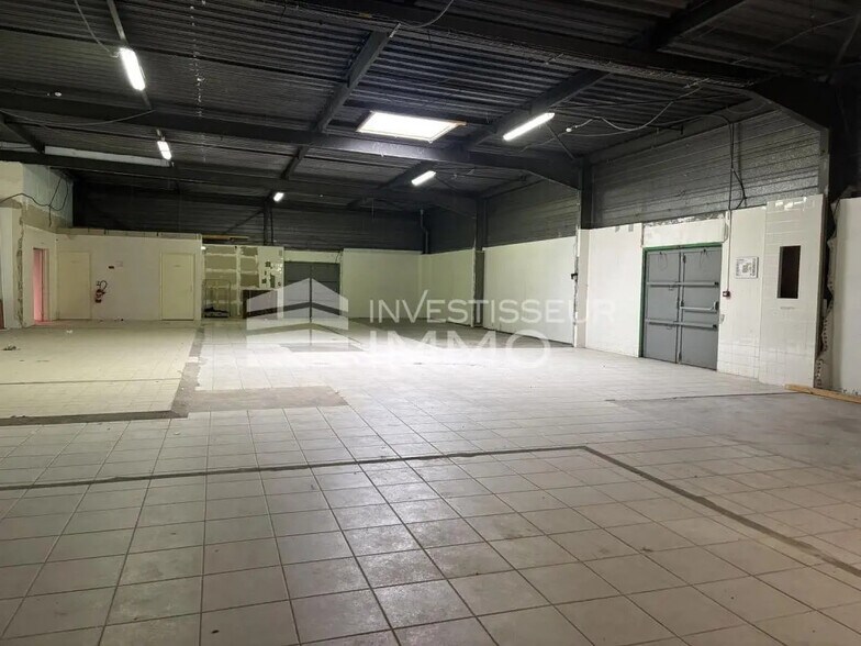 Retail in Mareuil-lès-Meaux for lease - Interior Photo - Image 2 of 4