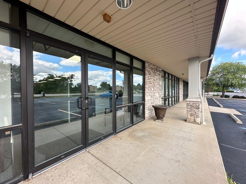 7401 Coldwater Rd, Fort Wayne, IN for lease - Building Photo - Image 3 of 9