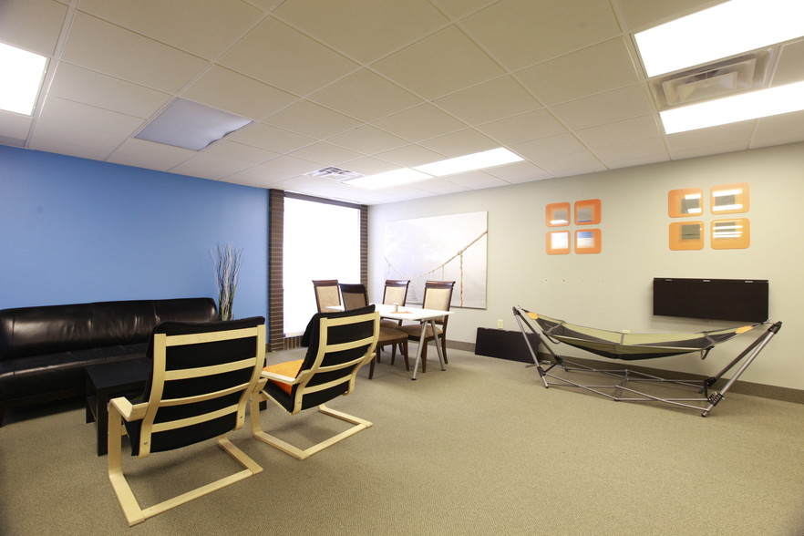 1550 Old Henderson Rd, Columbus, OH for lease - Interior Photo - Image 2 of 8