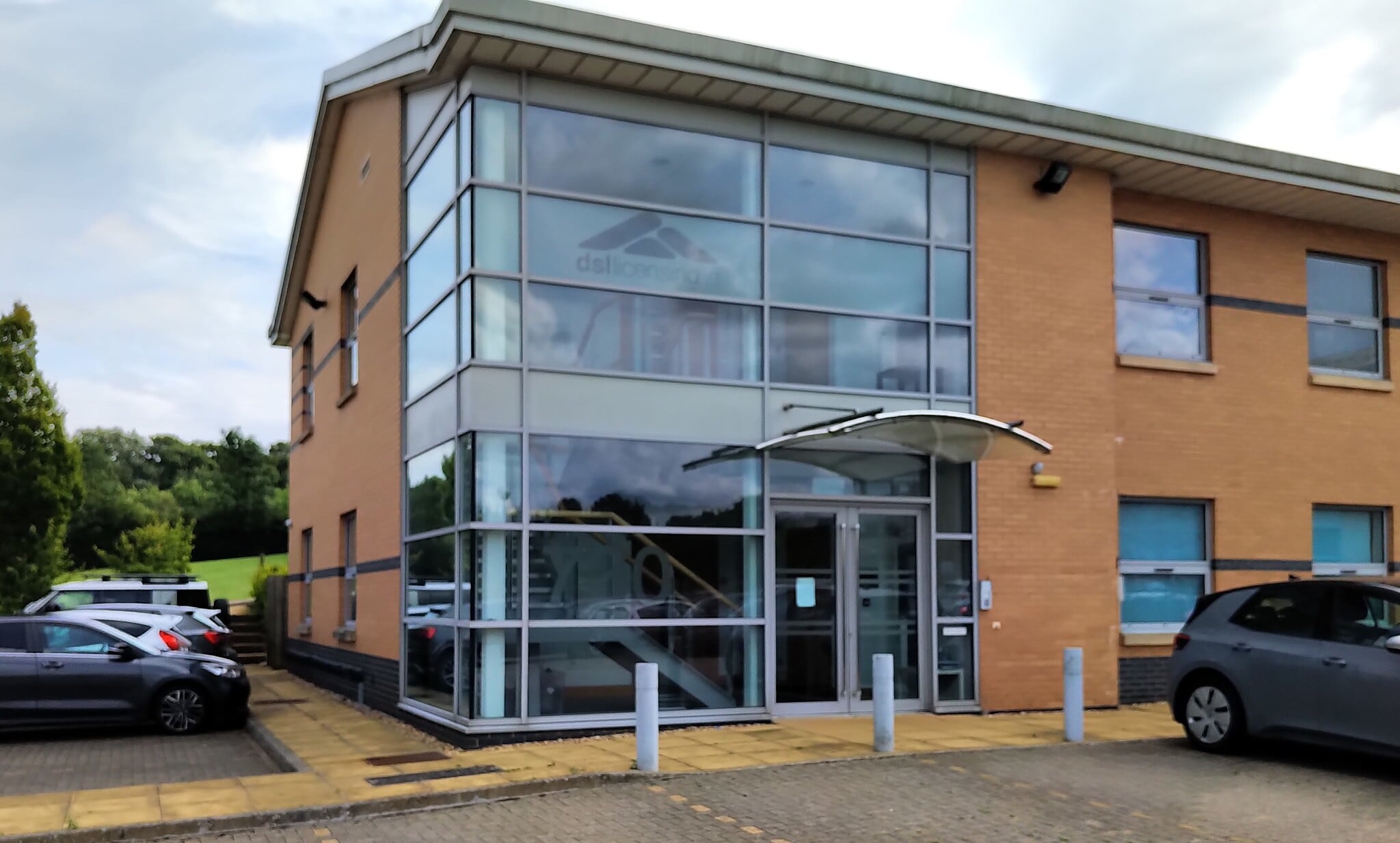 729-730 Capability Green, Luton for lease Building Photo- Image 1 of 3