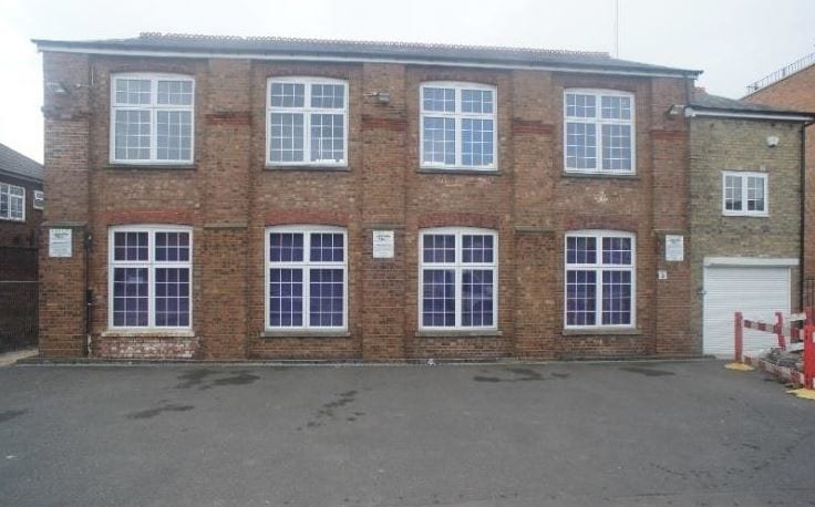 181 Victoria Rd, Barnet for sale Primary Photo- Image 1 of 1