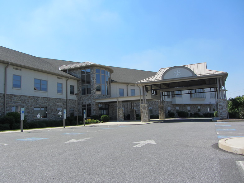 2350 Freedom Way, York, PA for sale - Building Photo - Image 1 of 1