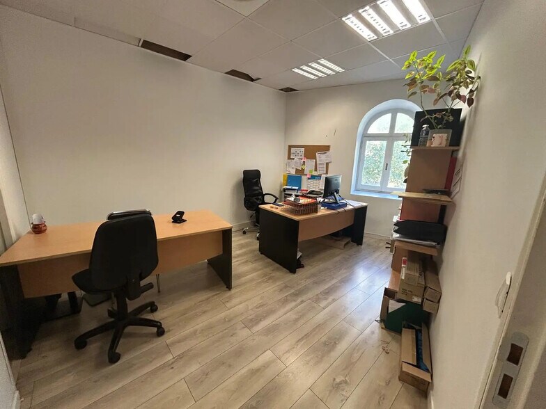 60 Voie La Canebiere, Marseille for lease - Interior Photo - Image 3 of 10