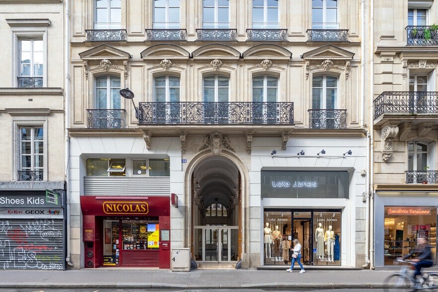 28 Rue De Mogador, Paris for lease - Building Photo - Image 3 of 18