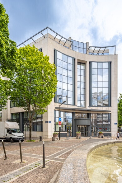 4 Place Des Ailes, Boulogne-Billancourt for lease - Building Photo - Image 2 of 2